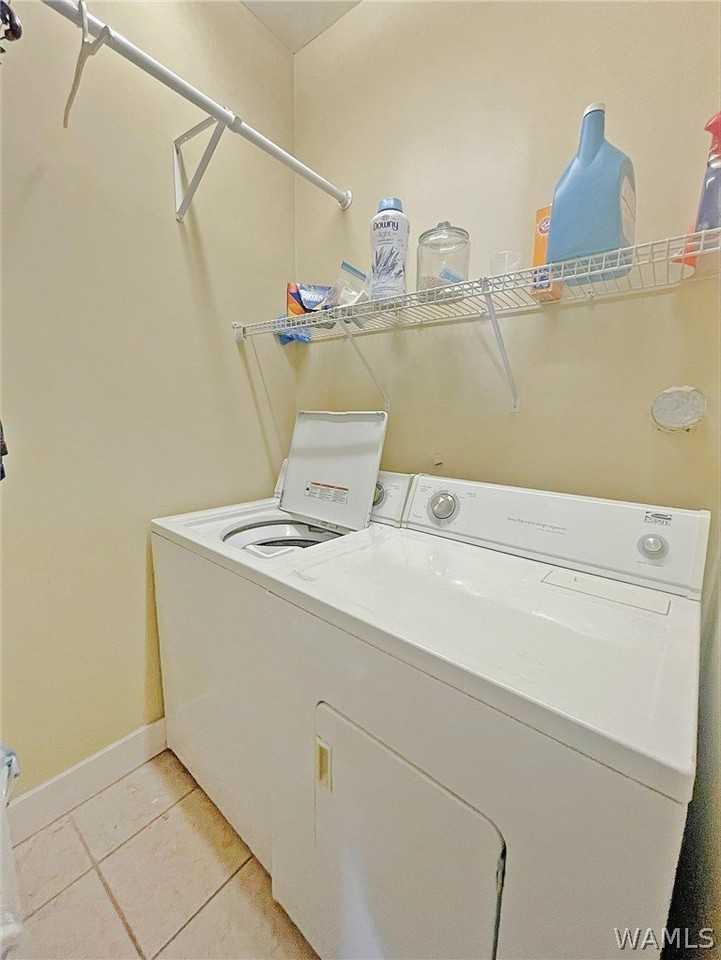917 Homewood Dr #2 - Photo 2 of 9