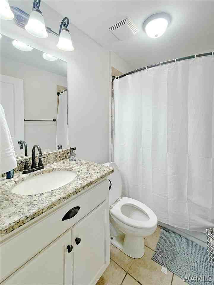917 Homewood Dr #2 - Photo 6 of 9