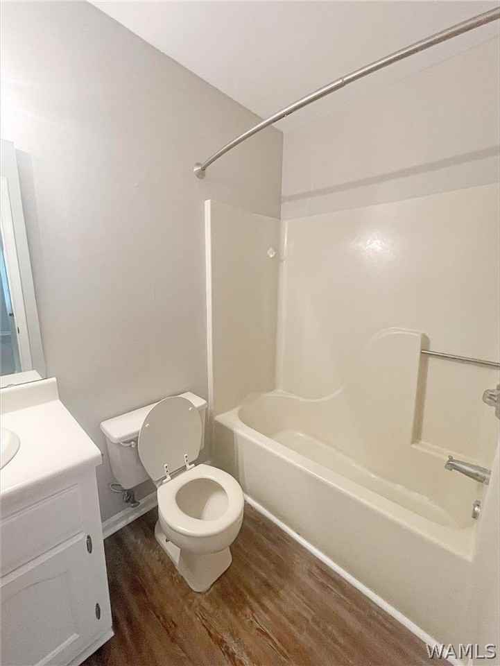 1813 Hackberry Ln #10 - Photo 5 of 9