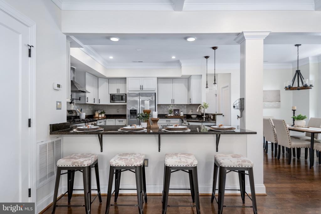 703 Weedon St - Photo 4 of 50