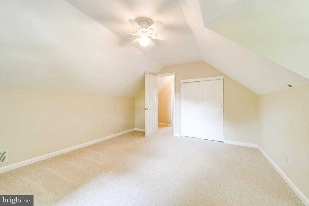 4038 Maple St - Photo 5 of 40