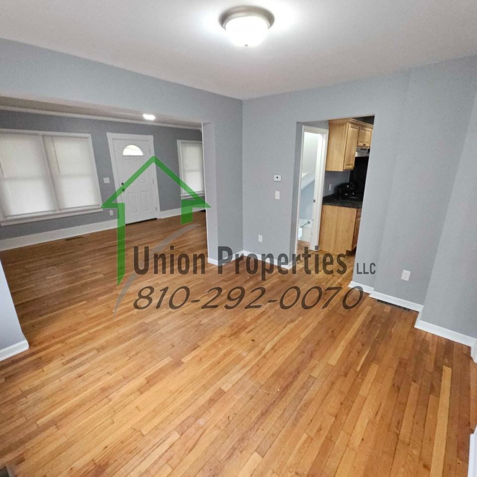 3162 Armour St #1 - Photo 2 of 27