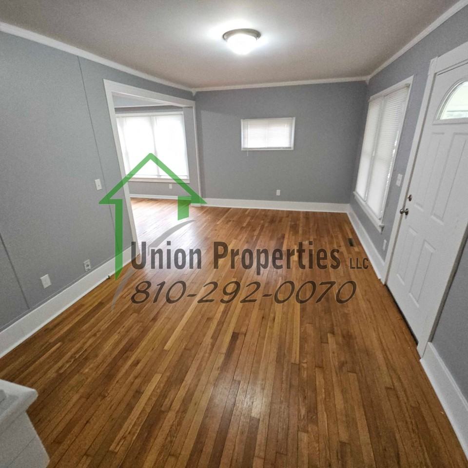 3162 Armour St #1 - Photo 3 of 27