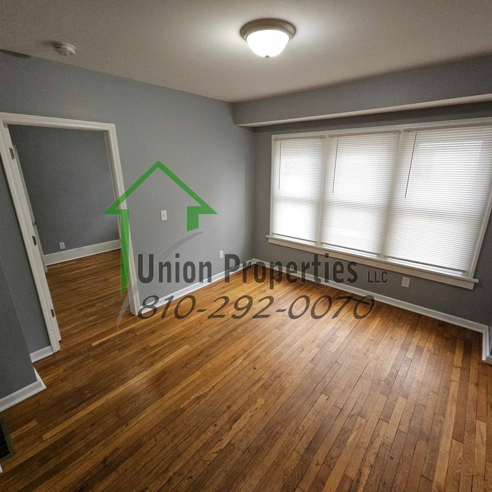 3162 Armour St #1 - Photo 4 of 27