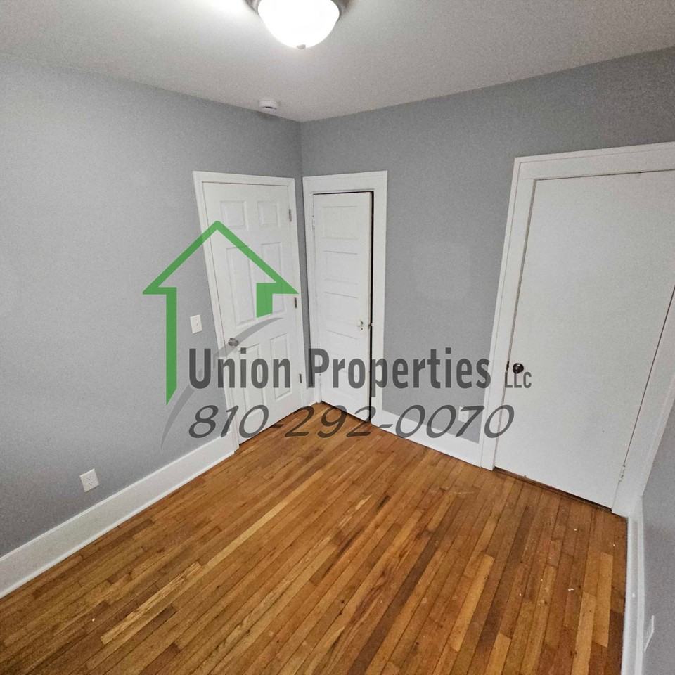 3162 Armour St #1 - Photo 5 of 27