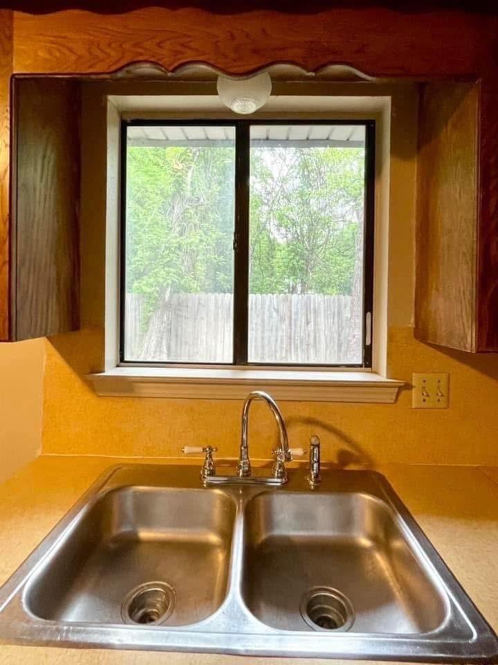 221 5th Ave Nw #1 - Photo 5 of 20