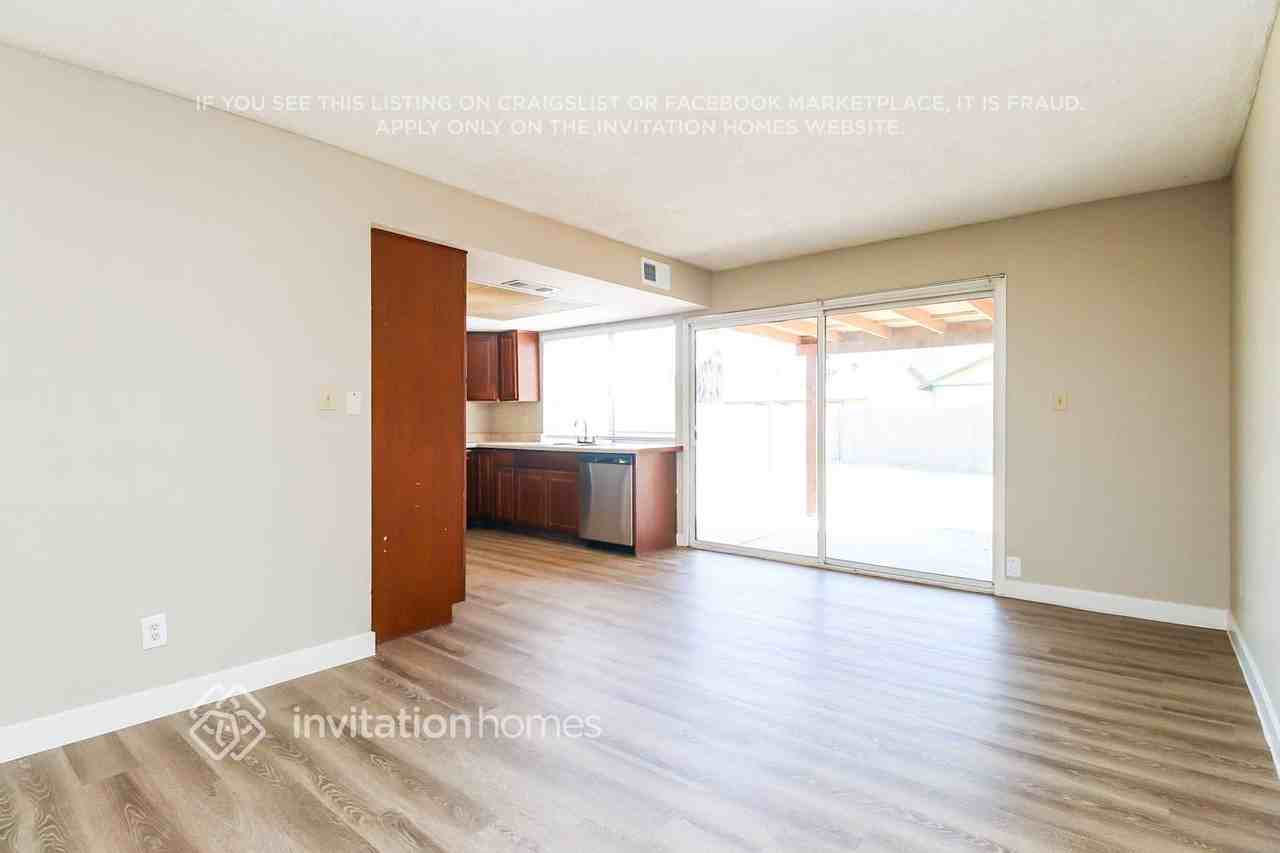 6627 S 44th St - Photo 7 of 17