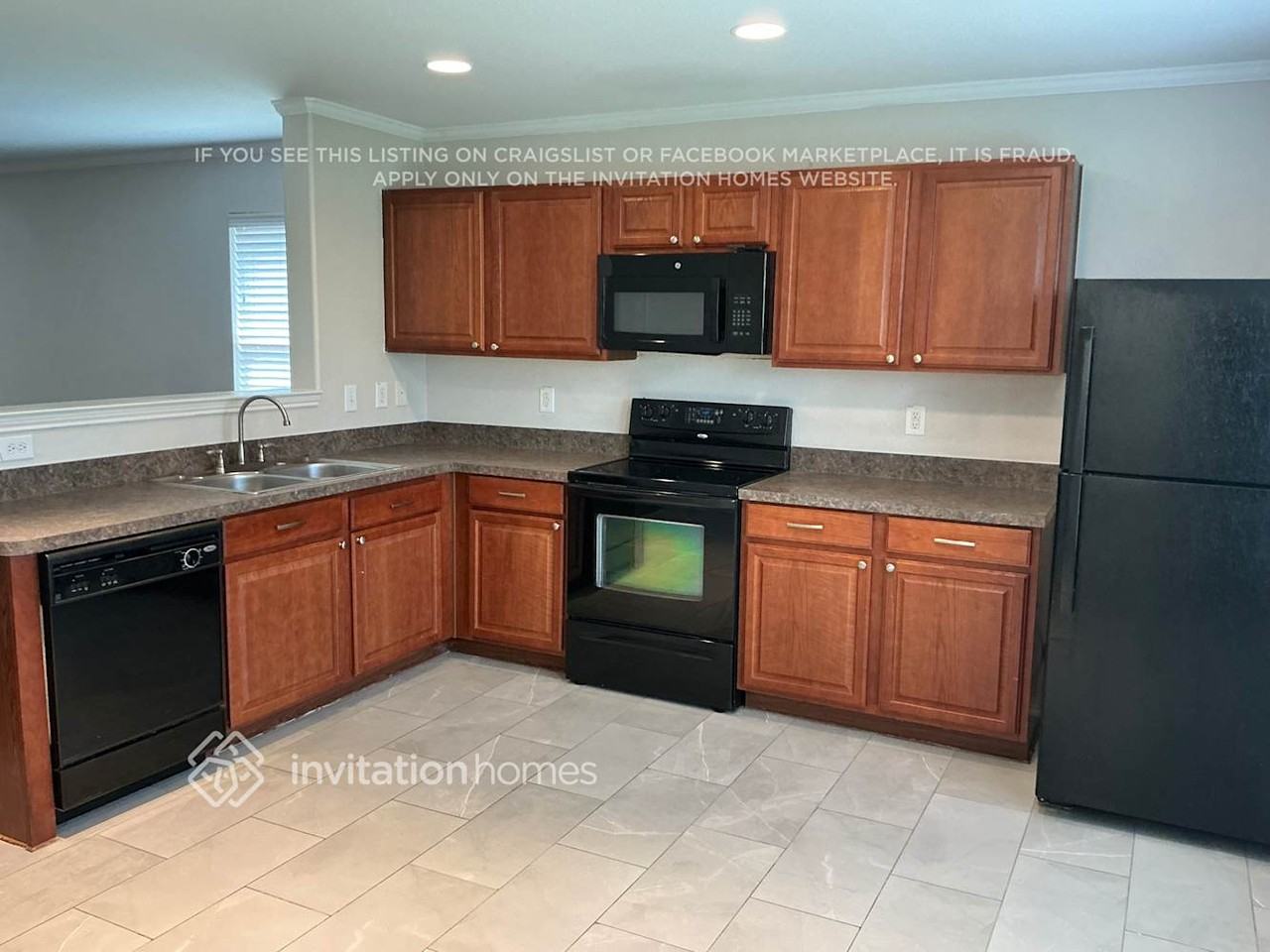 402 Azalea Dr - Photo 4 of 14