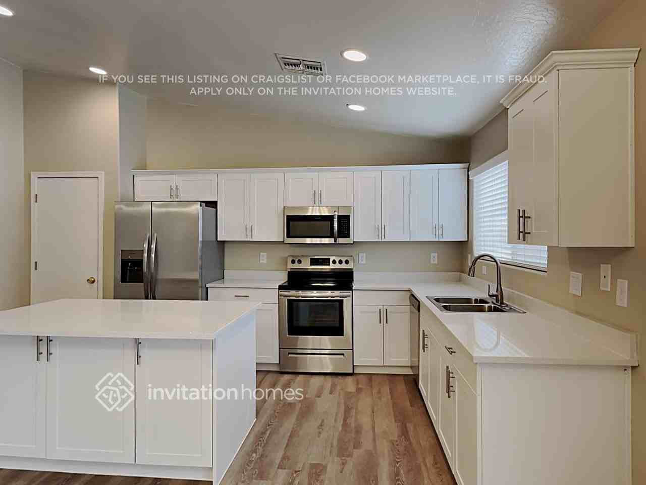 15164 W Adams St - Photo 5 of 19