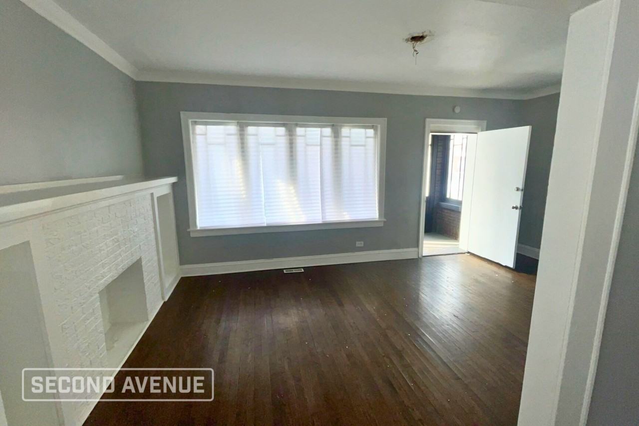 7555 S Prairie Ave - Photo 2 of 14