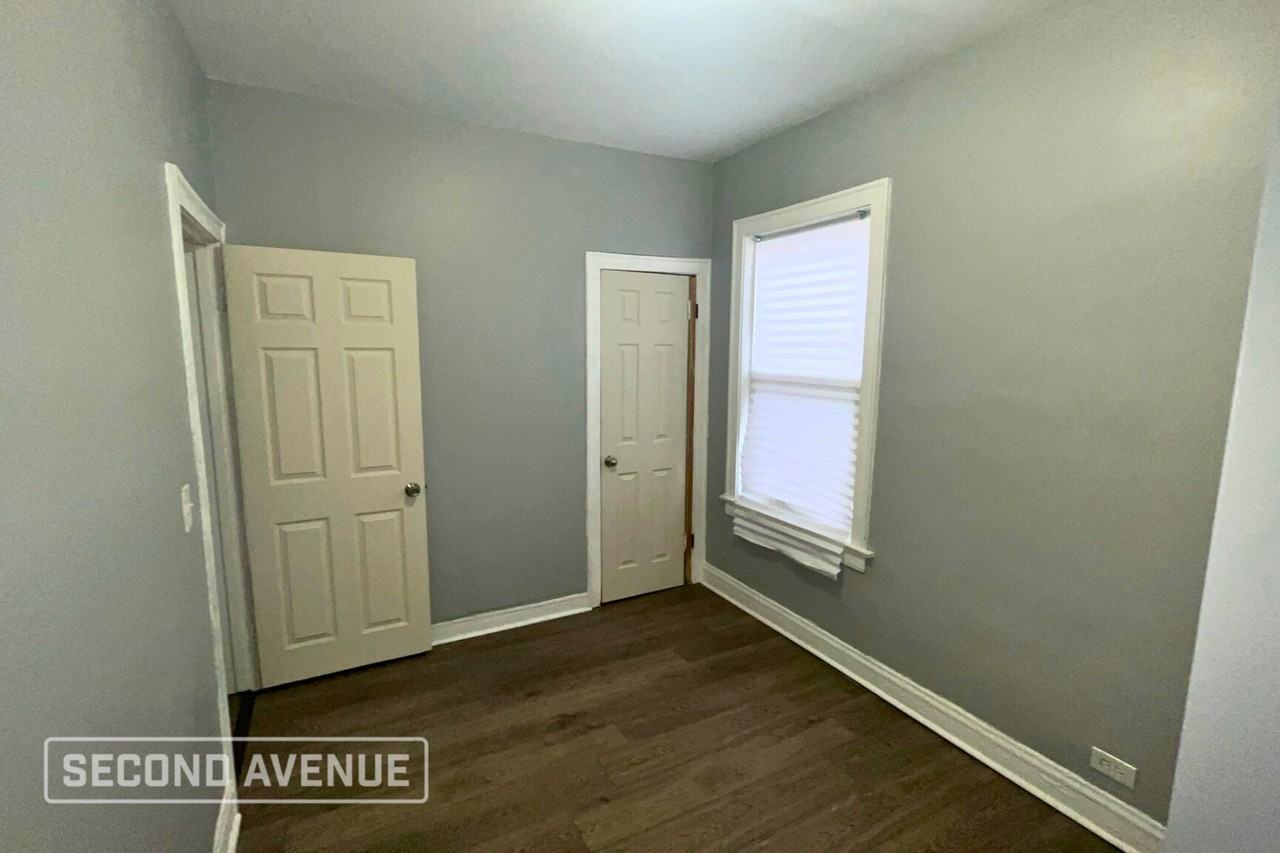 7555 S Prairie Ave - Photo 5 of 14