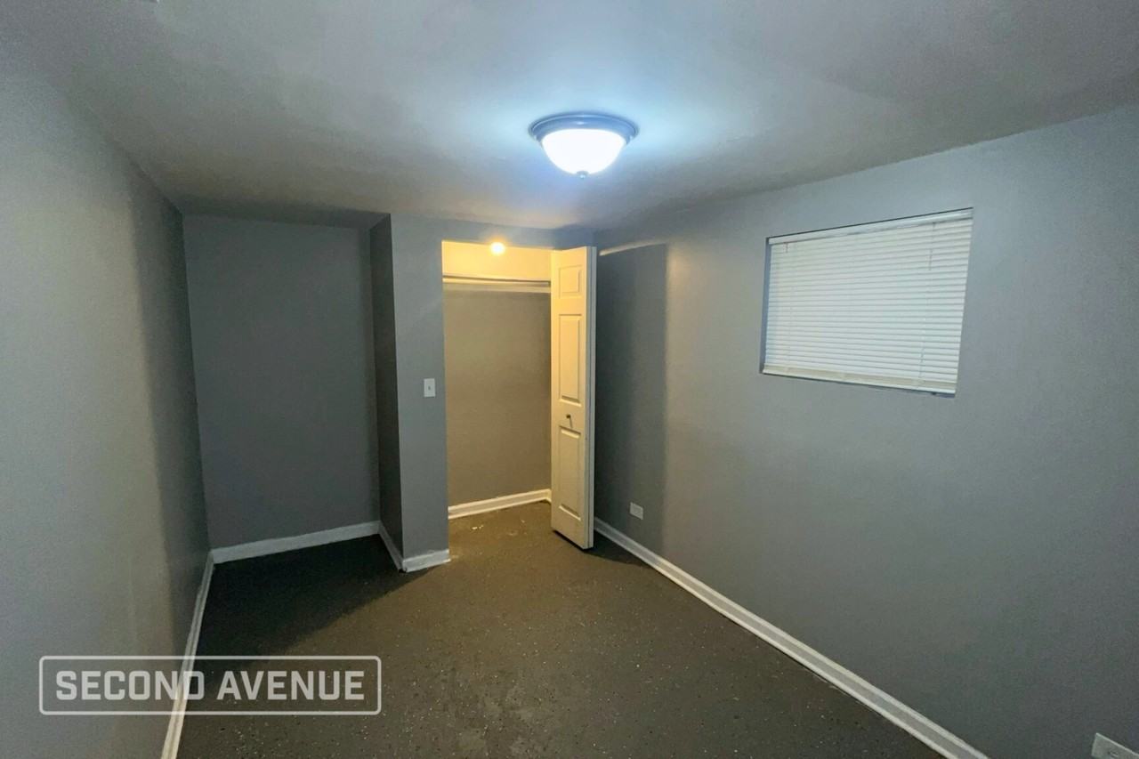 7555 S Prairie Ave - Photo 7 of 14