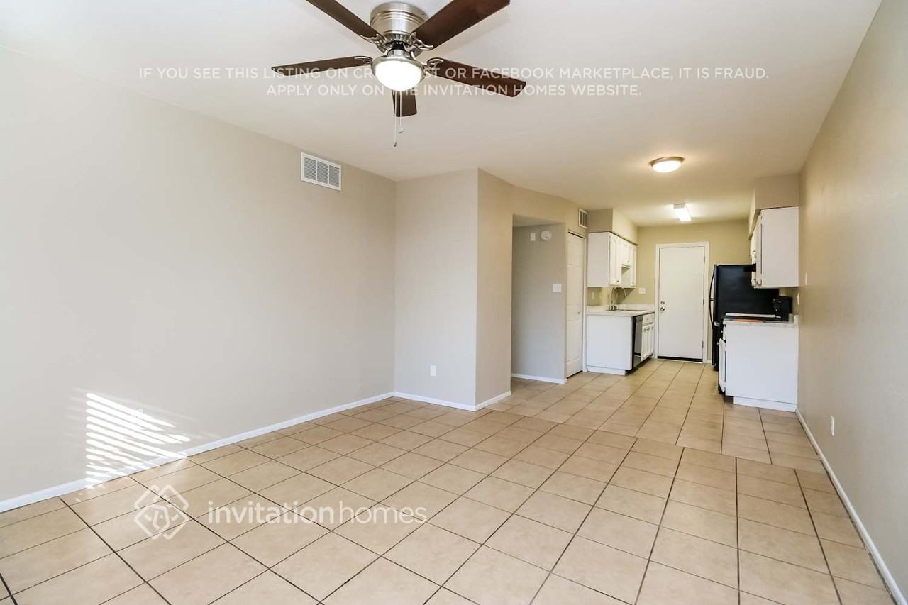 535 S Udall #B - Photo 5 of 15