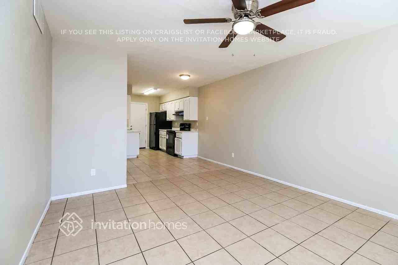 535 S Udall #B - Photo 6 of 15