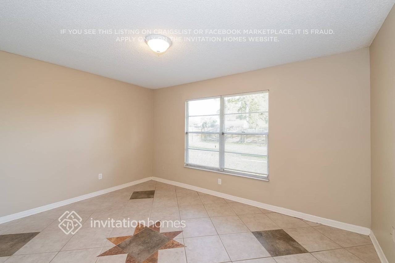 2048 Pompano Pkwy - Photo 6 of 20