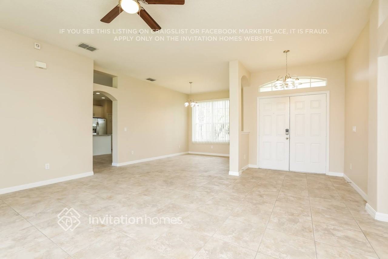 1136 Dunbrooke St - Photo 3 of 16