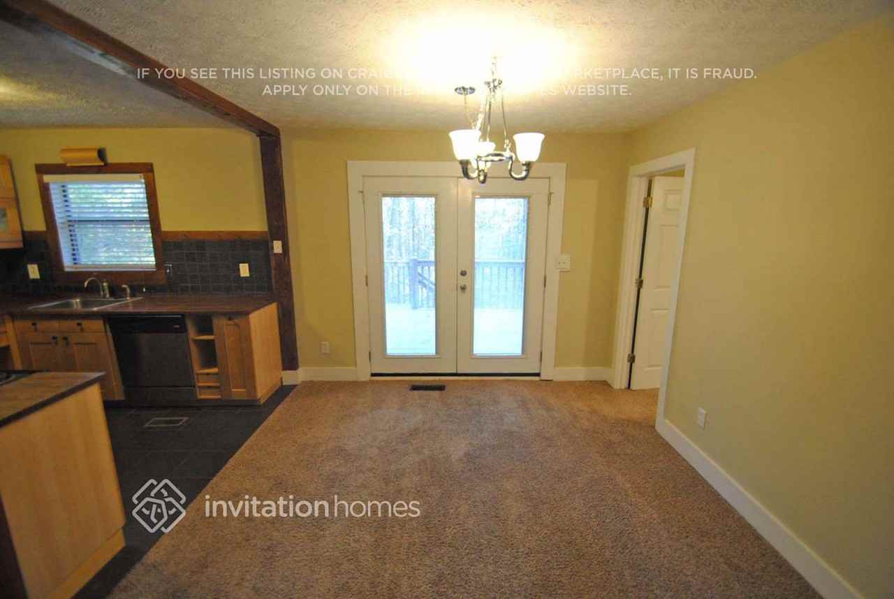 501 Victoria Rd - Photo 3 of 8