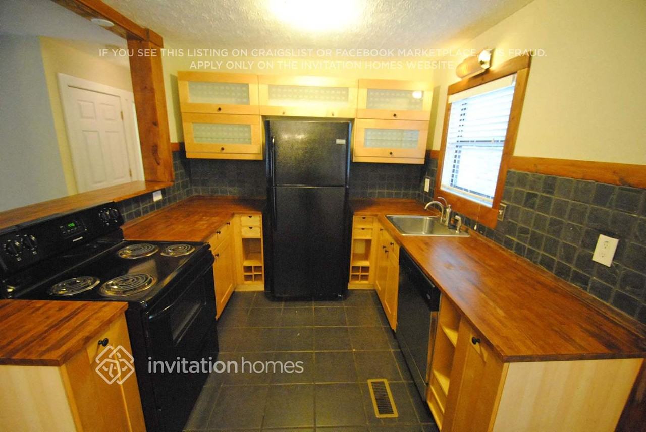 501 Victoria Rd - Photo 4 of 8