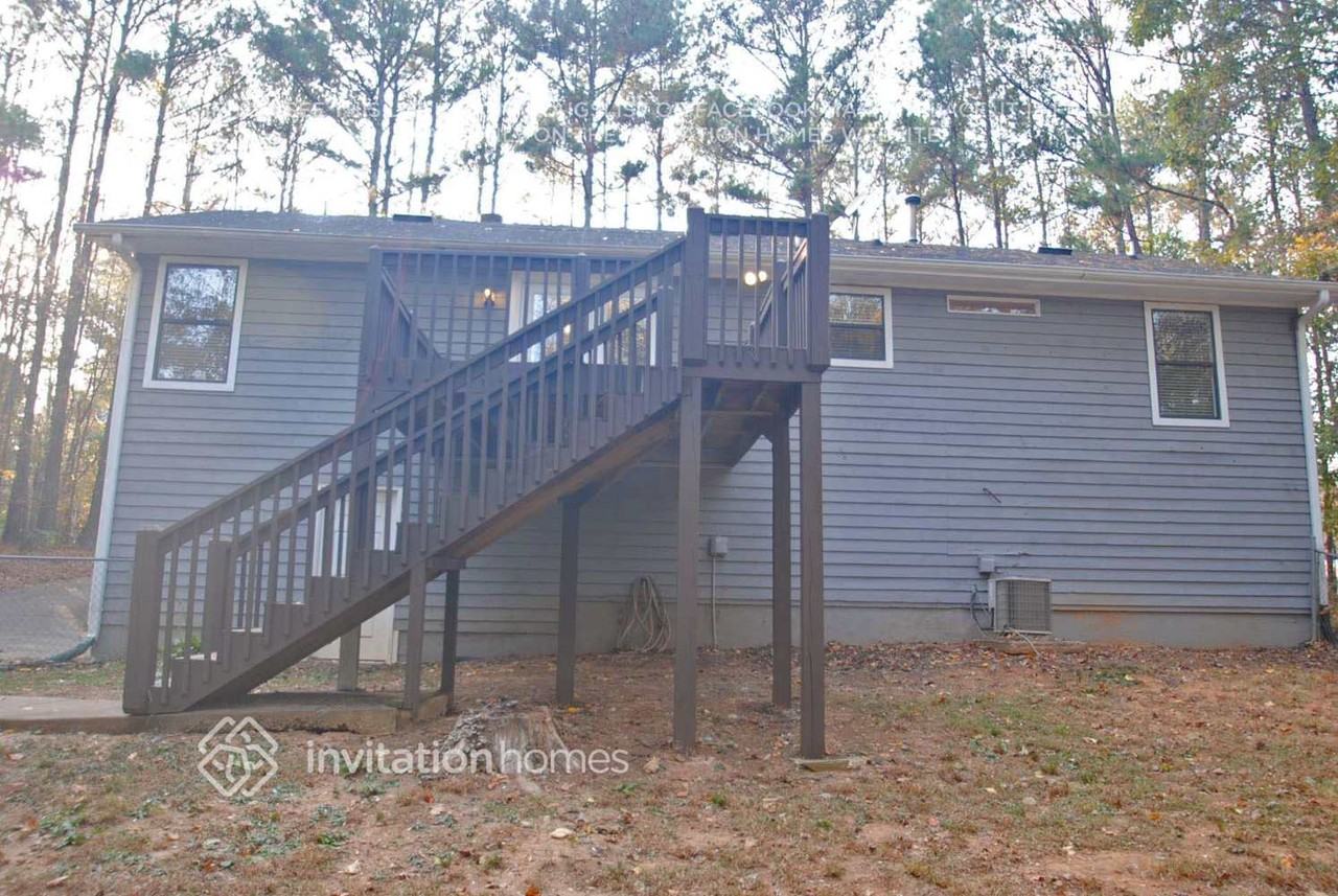 501 Victoria Rd - Photo 7 of 8