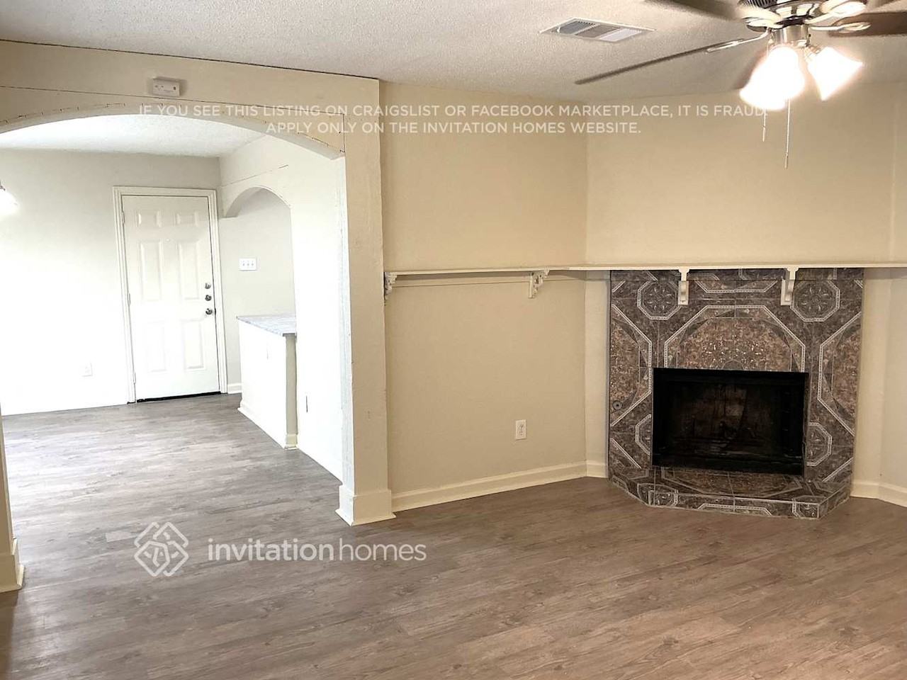 5201 Waltham Ct - Photo 5 of 19