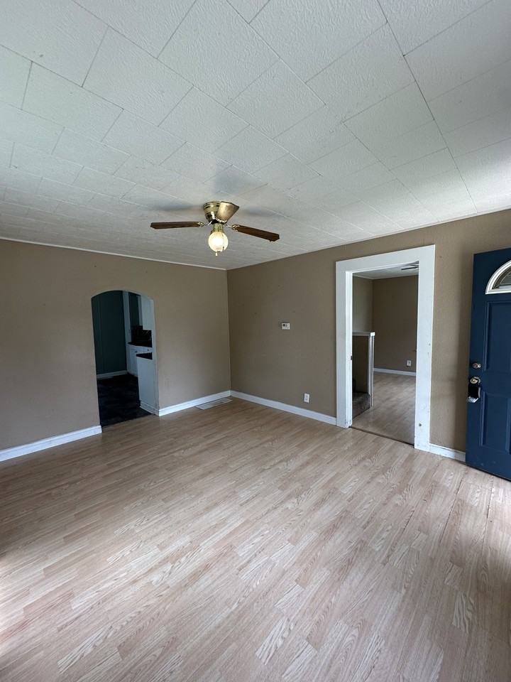 2011 S Waldemere Ave #1 - Photo 3 of 15