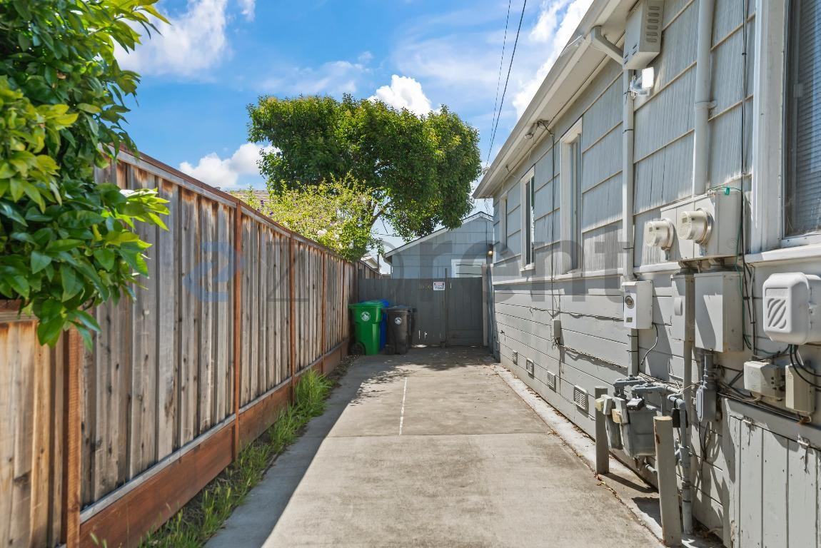 1656 151st Ave - Photo 2 of 14