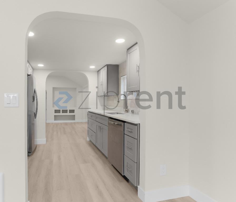 5221 S Farrar St - Photo 5 of 19
