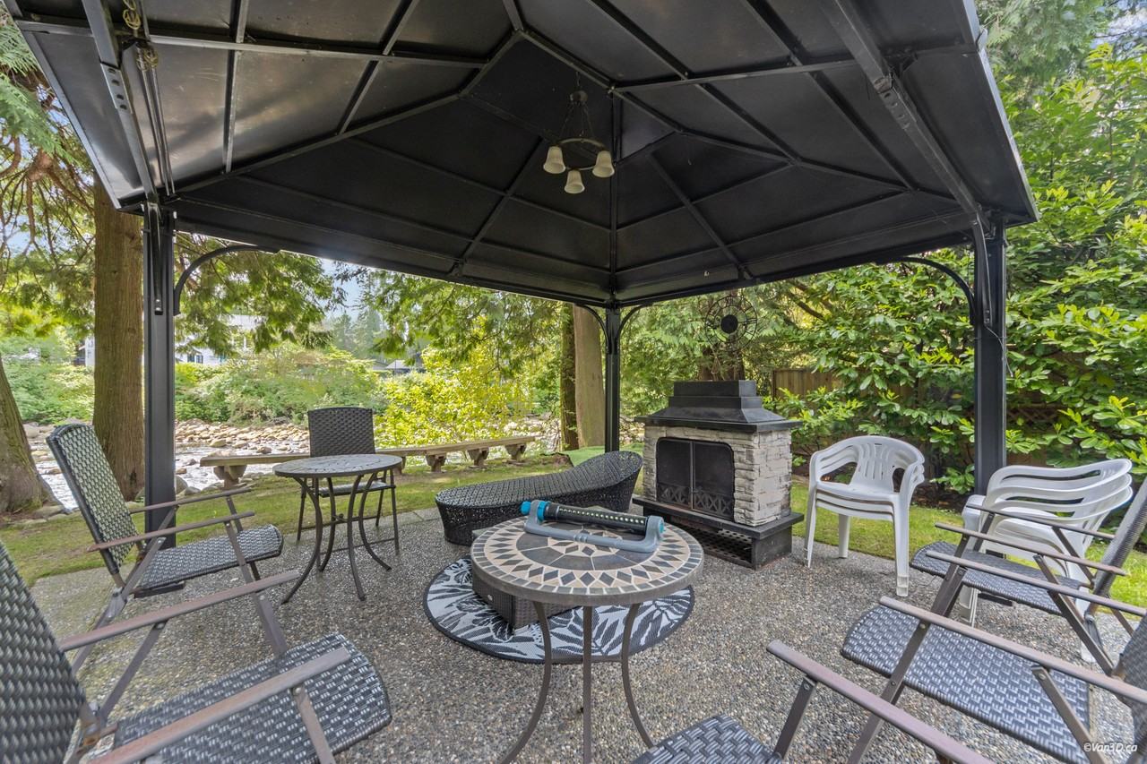 820 Mount Seymour Road - Photo 3 of 48