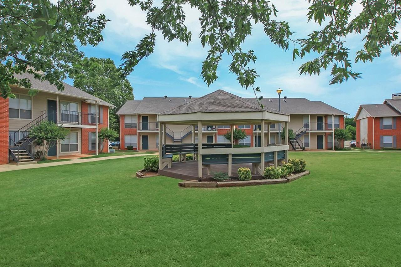 Willow Creek Apartments - Photo 5 of 48