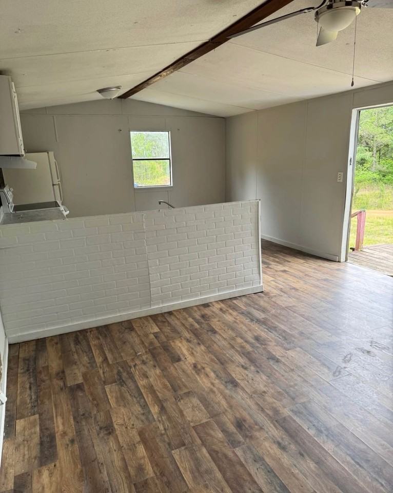 1014 County Road 21 N #1 - Photo 6 of 6