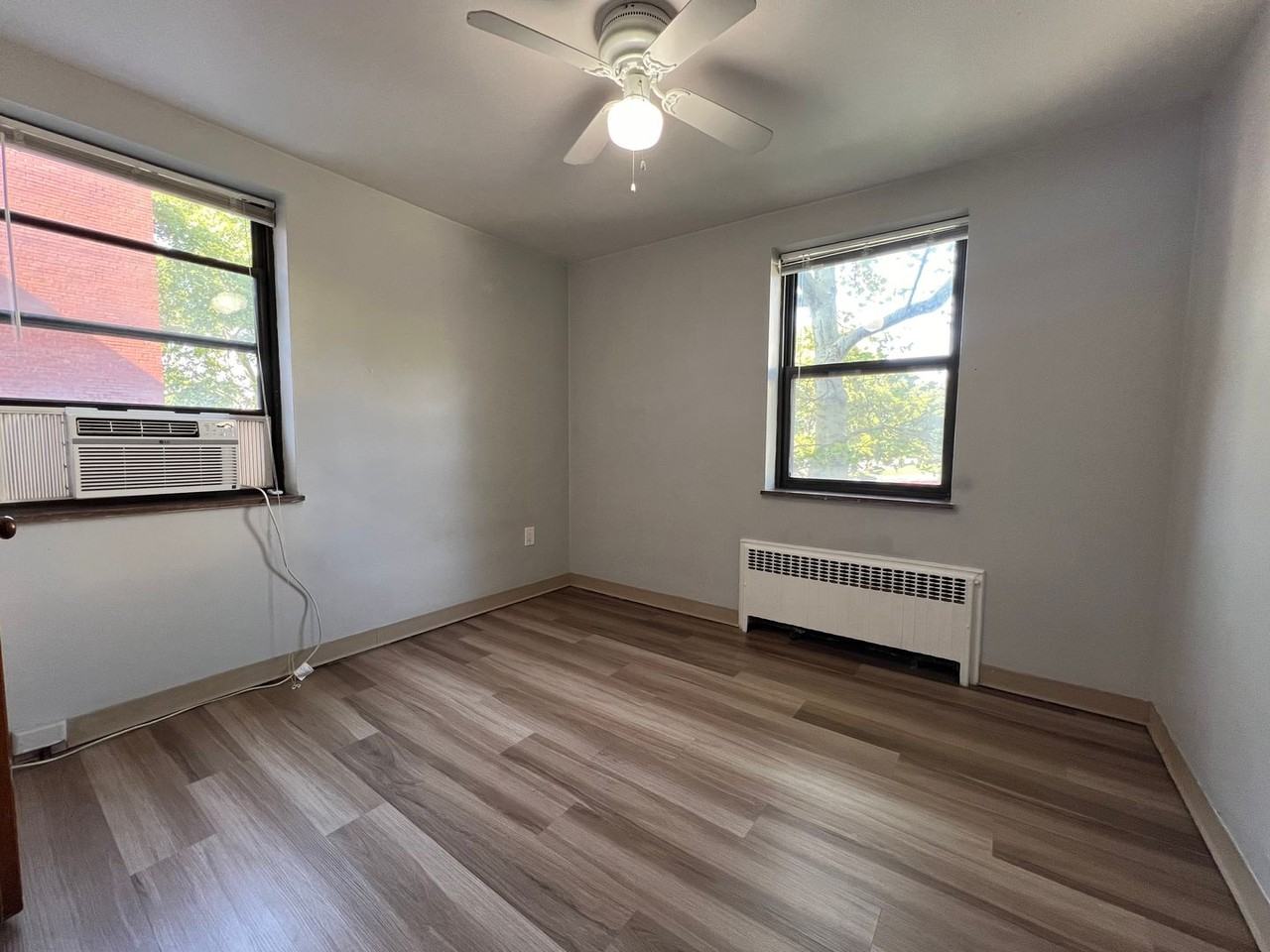 Royal Garden Apartments - Photo 5 of 20