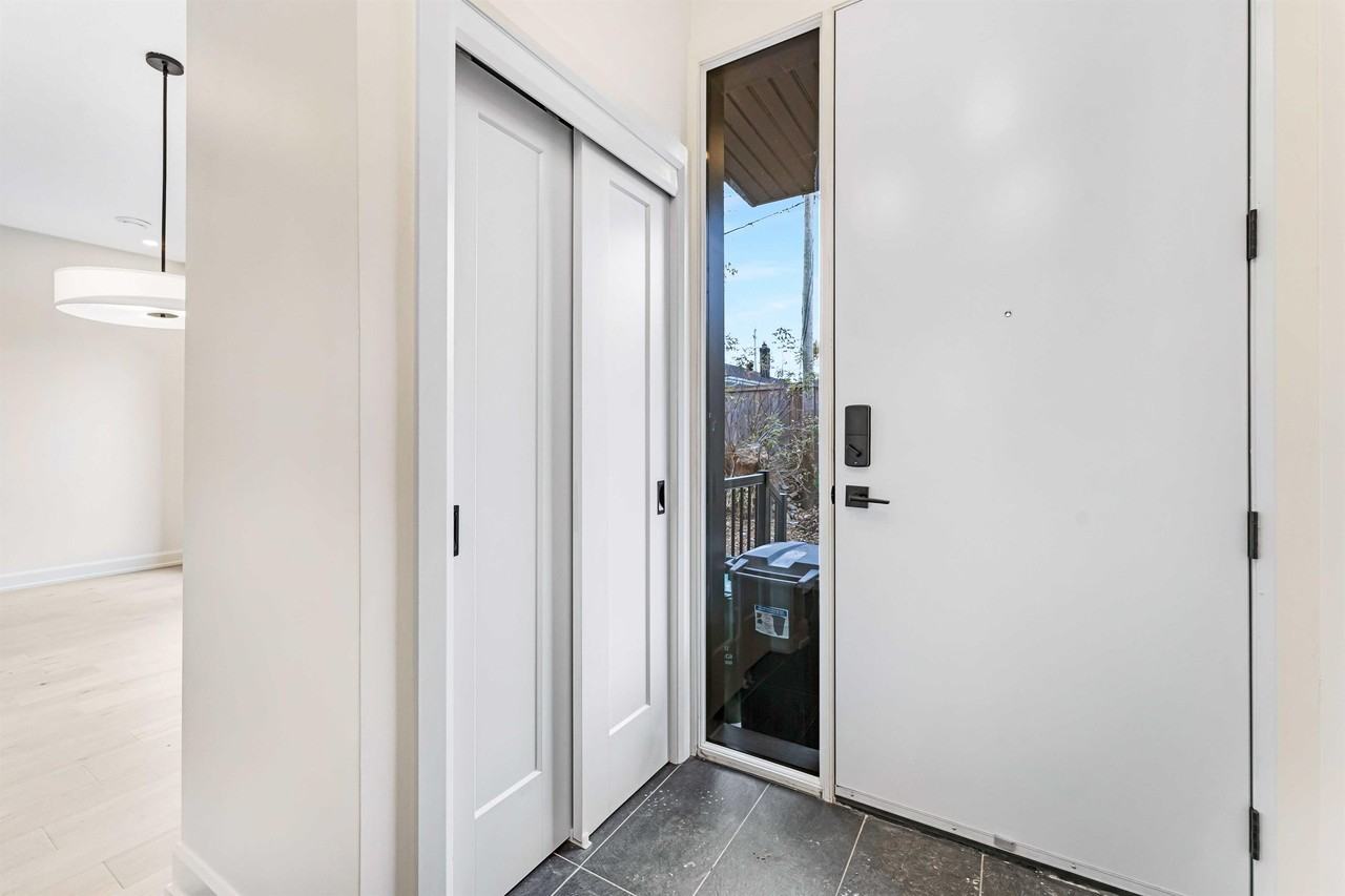 138 Carillon Street - Photo 2 of 22