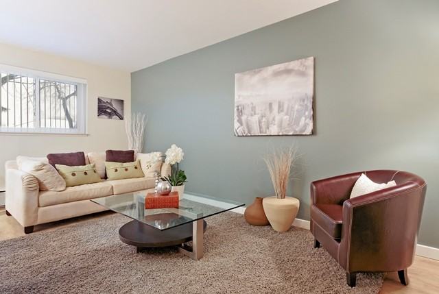253 Edison Ave - Photo 6 of 9