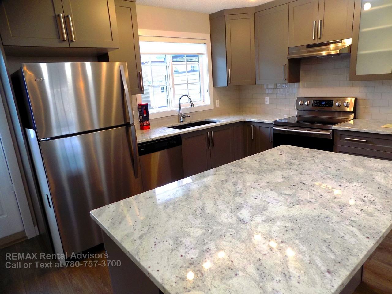 #29 20 Augustine Crescent - Photo 6 of 24