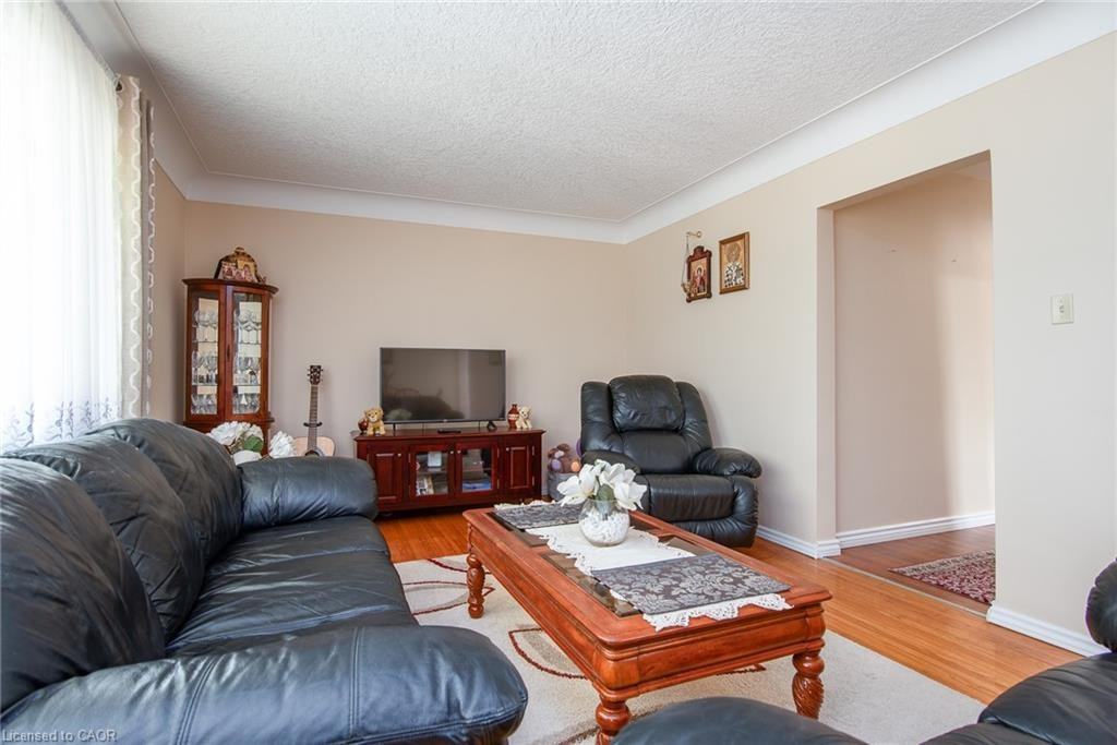 706 Frederick St - Photo 3 of 14
