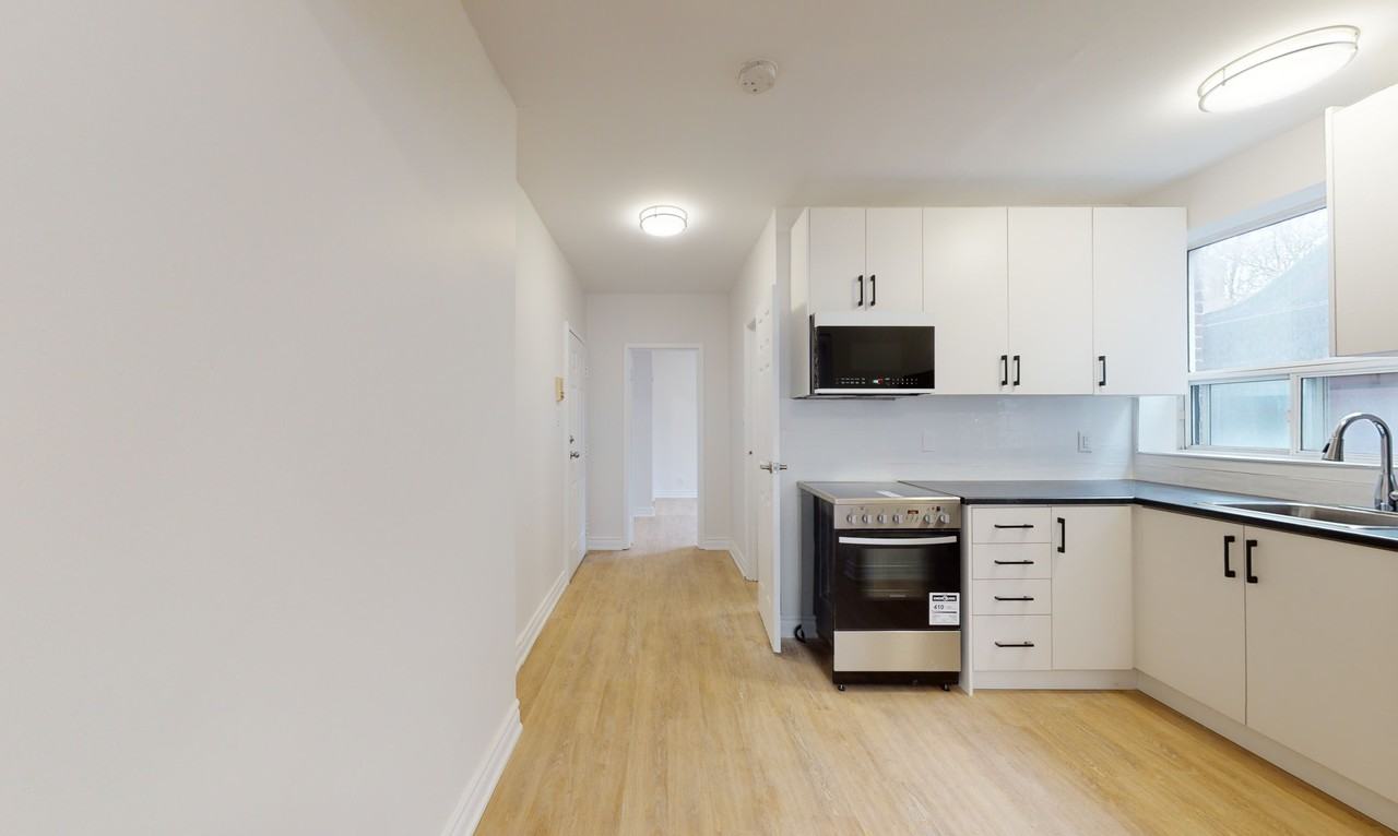 399 Dupont St - Photo 5 of 14