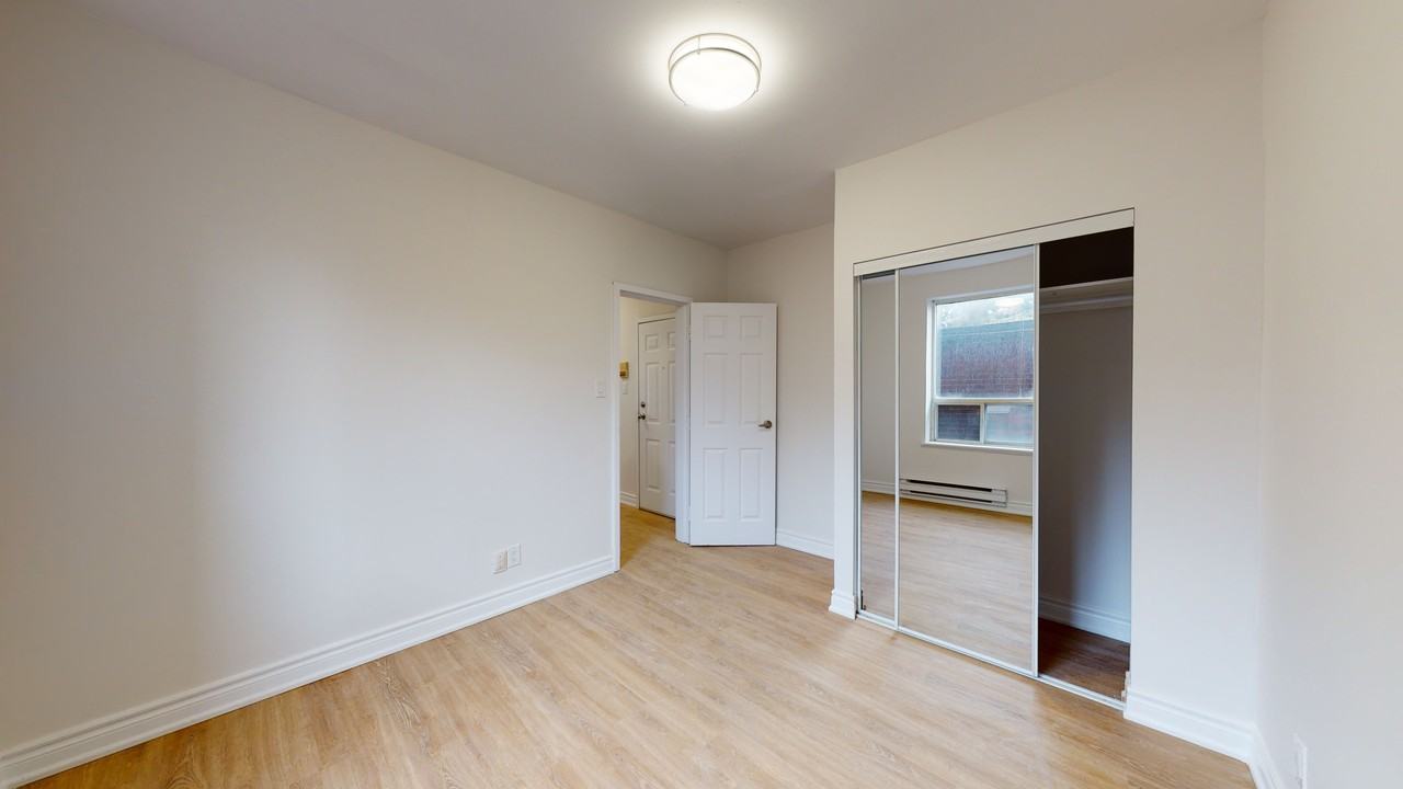 399 Dupont St - Photo 7 of 14