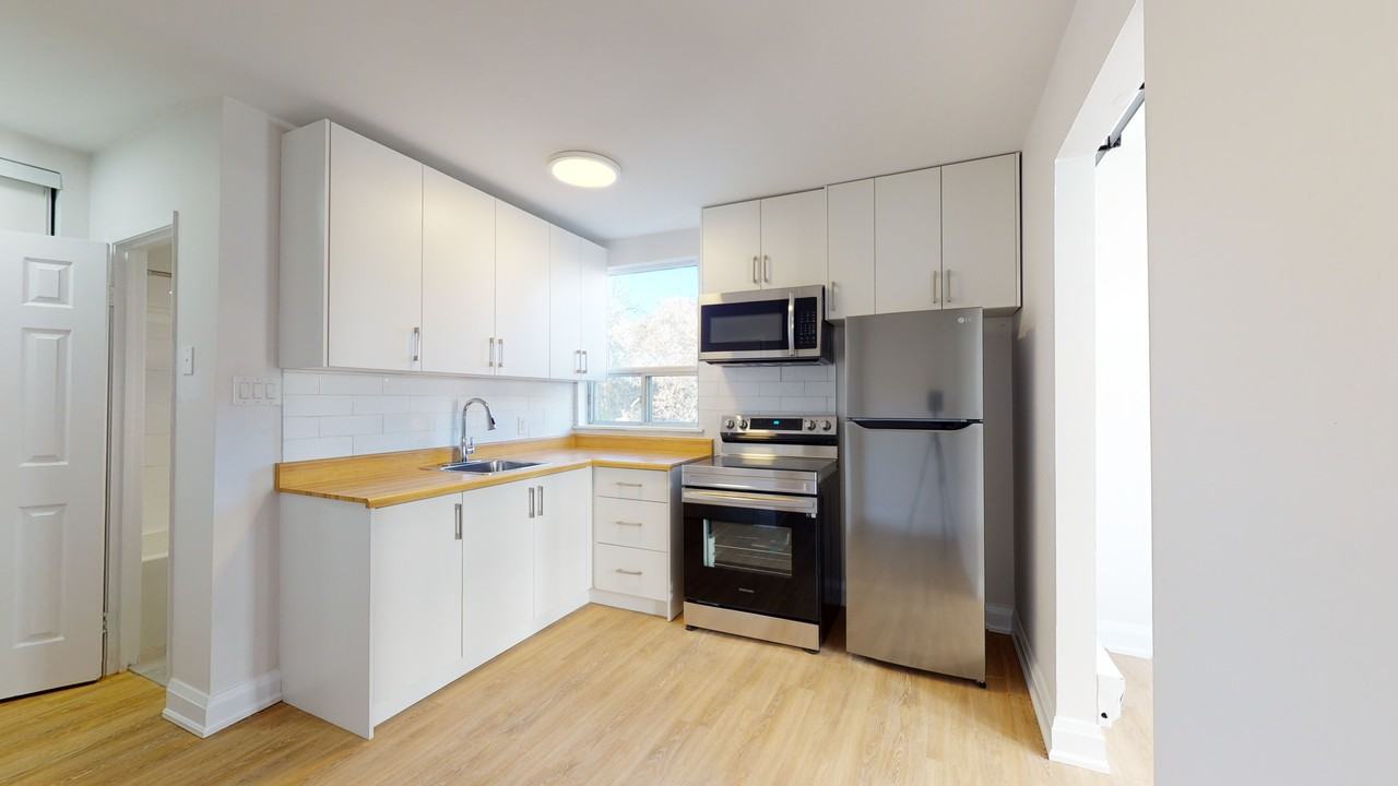 399 Dupont St - Photo 7 of 12