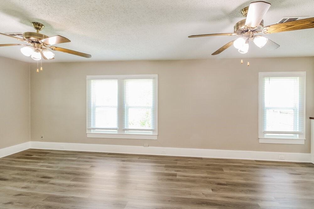 522 12th Ave N - Photo 5 of 16