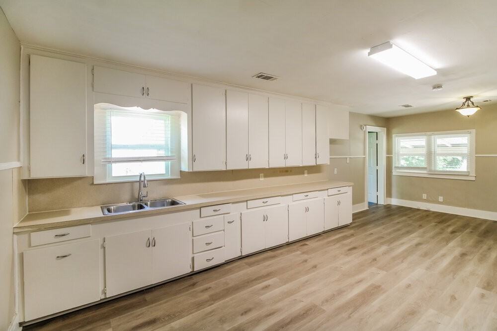 522 12th Ave N - Photo 7 of 16