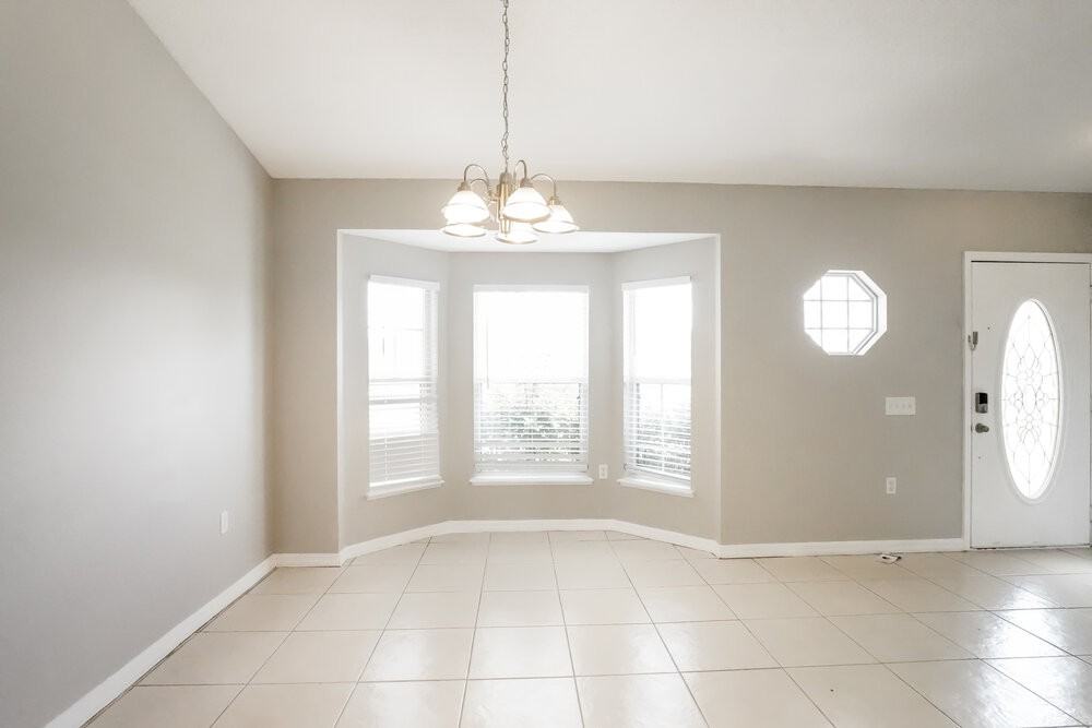44 York Ct - Photo 4 of 16
