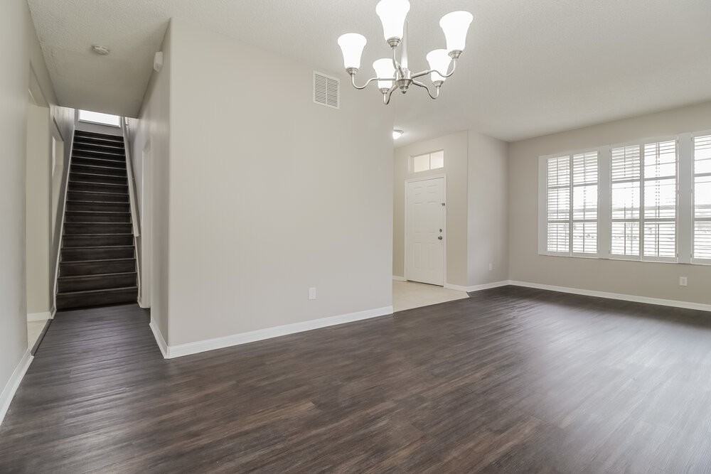 14513 Lisalynne Ct - Photo 5 of 17
