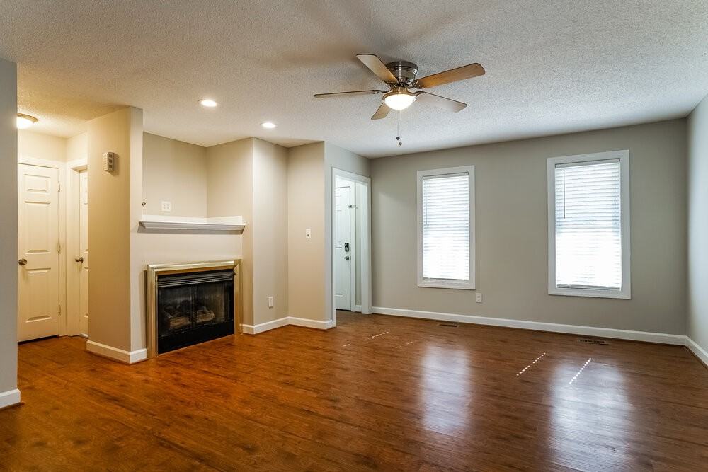 602 Coventry Dr - Photo 6 of 19