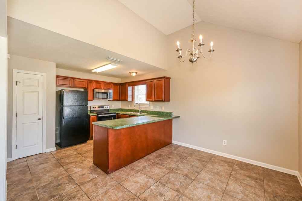 1303 Tonya Dr - Photo 7 of 17