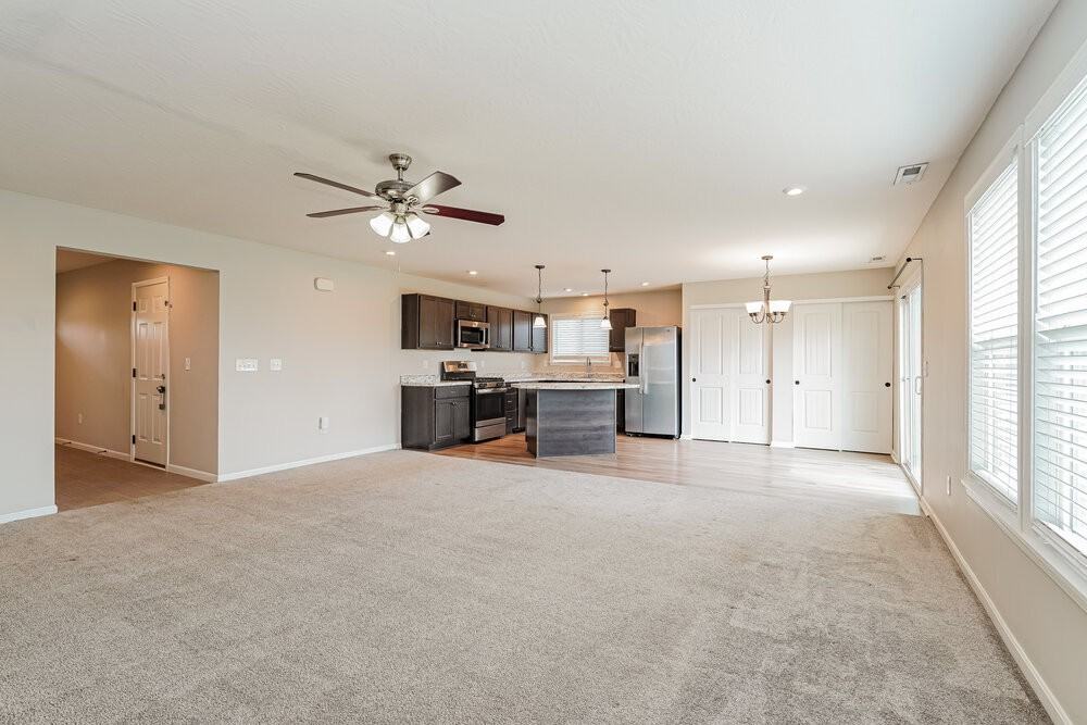 4996 Crestbrook Dr - Photo 5 of 17