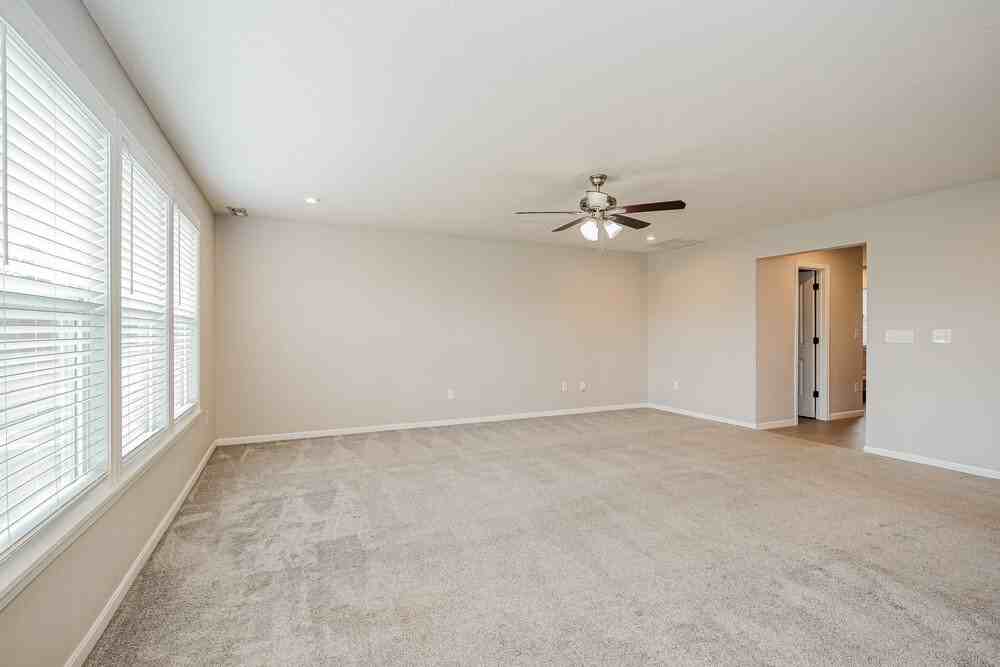 4996 Crestbrook Dr - Photo 6 of 17