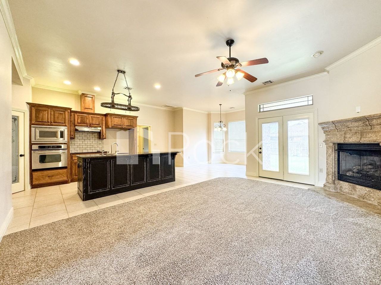 2705 Se 39th St - Photo 3 of 44