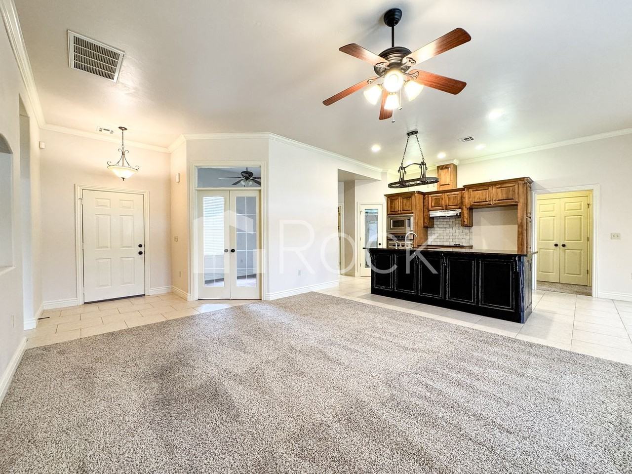 2705 Se 39th St - Photo 2 of 44