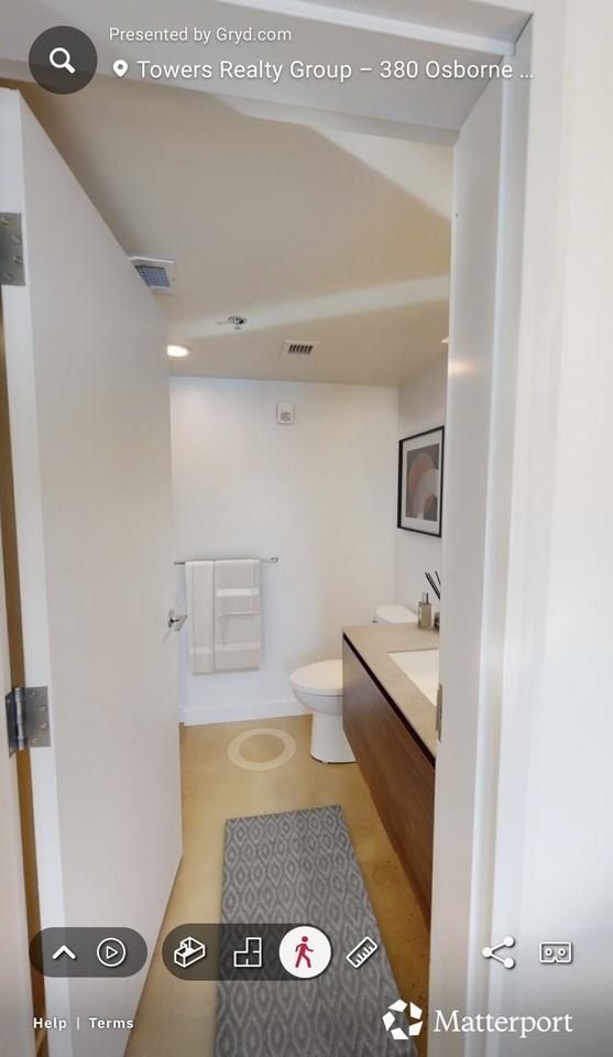 380 Osborne St N - Photo 5 of 16