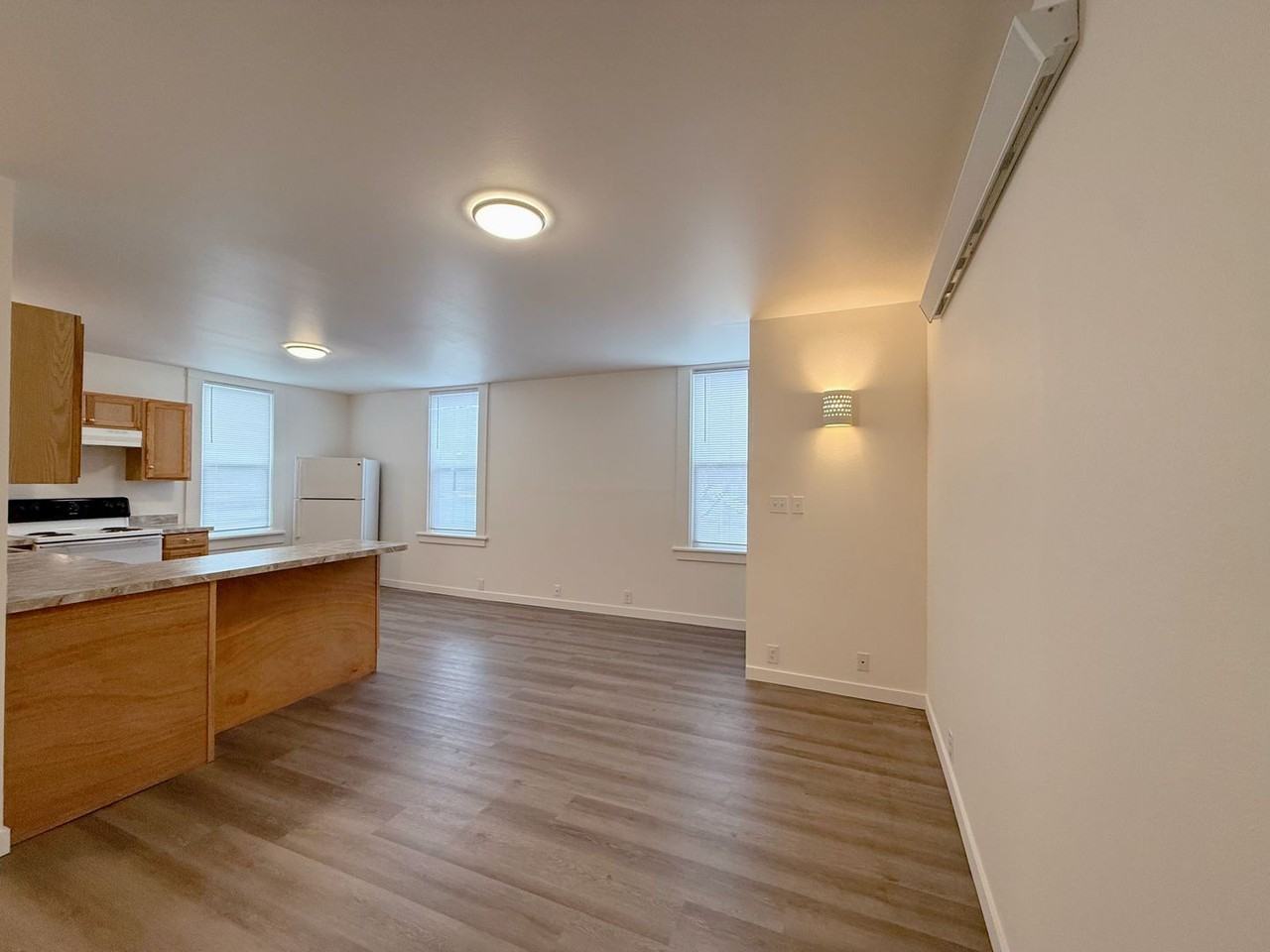 2-Bedroom Apartments Steps from WWU & Downtown - Photo 2 of 21